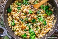 Sweet Caramelized Onion and Tender Broccoli Mac and Cheese