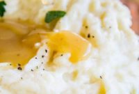 Aunt Shirley’s Signature Cream Cheese Mashed Potatoes