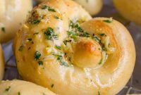 The Ultimate Garlic Knots Recipe