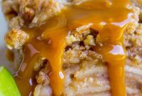 Cinnamon Streusel Apple Pie Bars