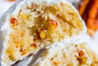 Melt-Away Mexican Wedding Cookies and Russian Tea Cakes