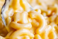 Creamy Homemade Velveeta Mac and Cheese