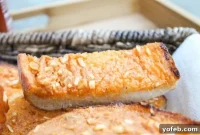Fiery Sriracha Garlic Loaf