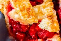 Summer’s Sweet & Tart Strawberry Rhubarb Pie
