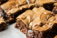 Decadent Browned Butter Blondies with a Gooey Nutella Heart