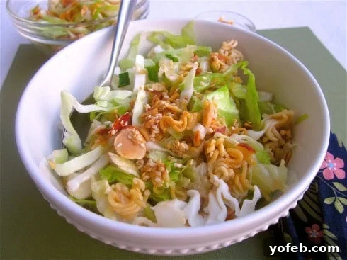 Delicious Asian Cabbage Salad with ramen and almonds