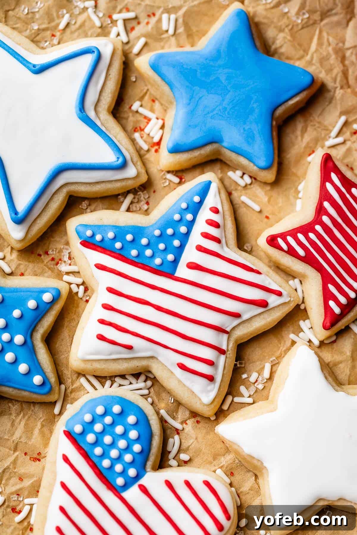 Beginner's Guide to Perfect Royal Icing 35 close up of star decorated as an american flag with royal icing.