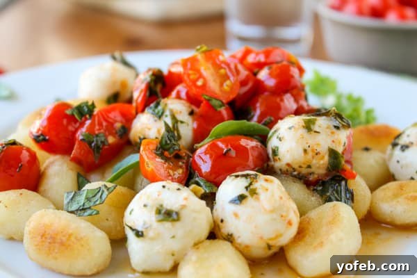 Sweet and Savory Caramelized Gnocchi with Blistered Tomatoes and Melted Mozzarella 5 Easy Caramelized Gnocchi with Cherry Tomatoes and Mozzarella