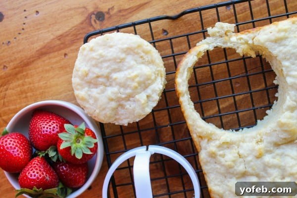 Lemon Berry Bliss 8 Cutting individual circle cakes from the pan-baked shortcake